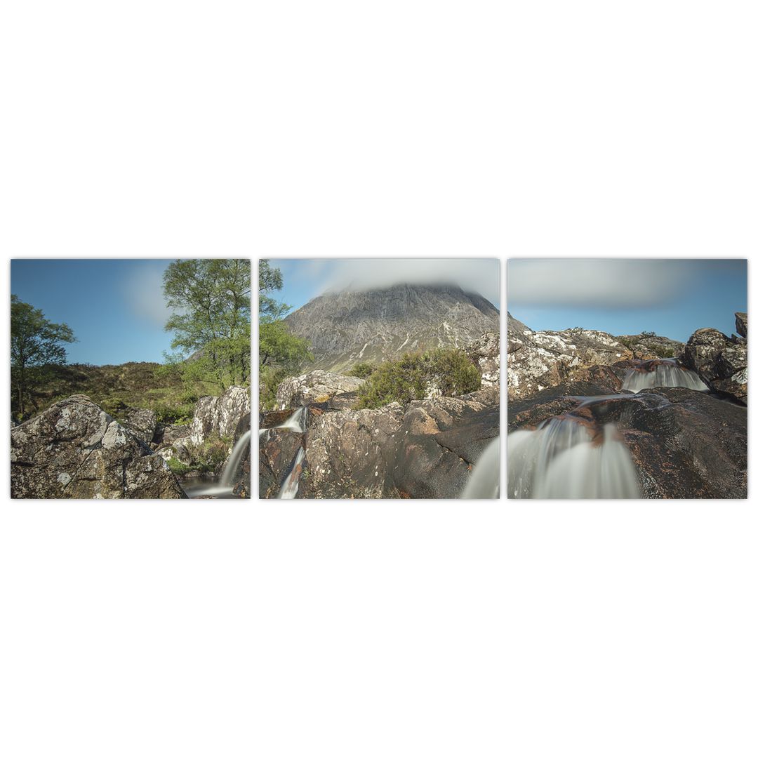 Obraz vodopádů a hory (V020927V12040)