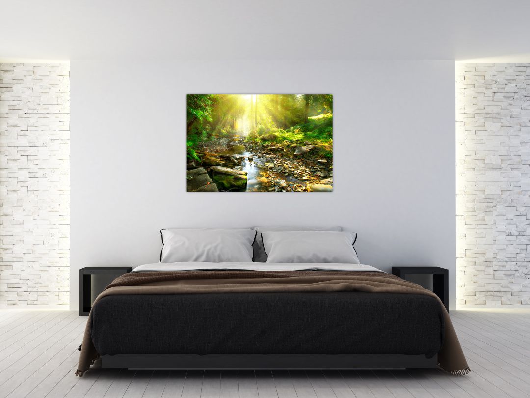 Obraz řeky v zeleném lese (V020942V12080)