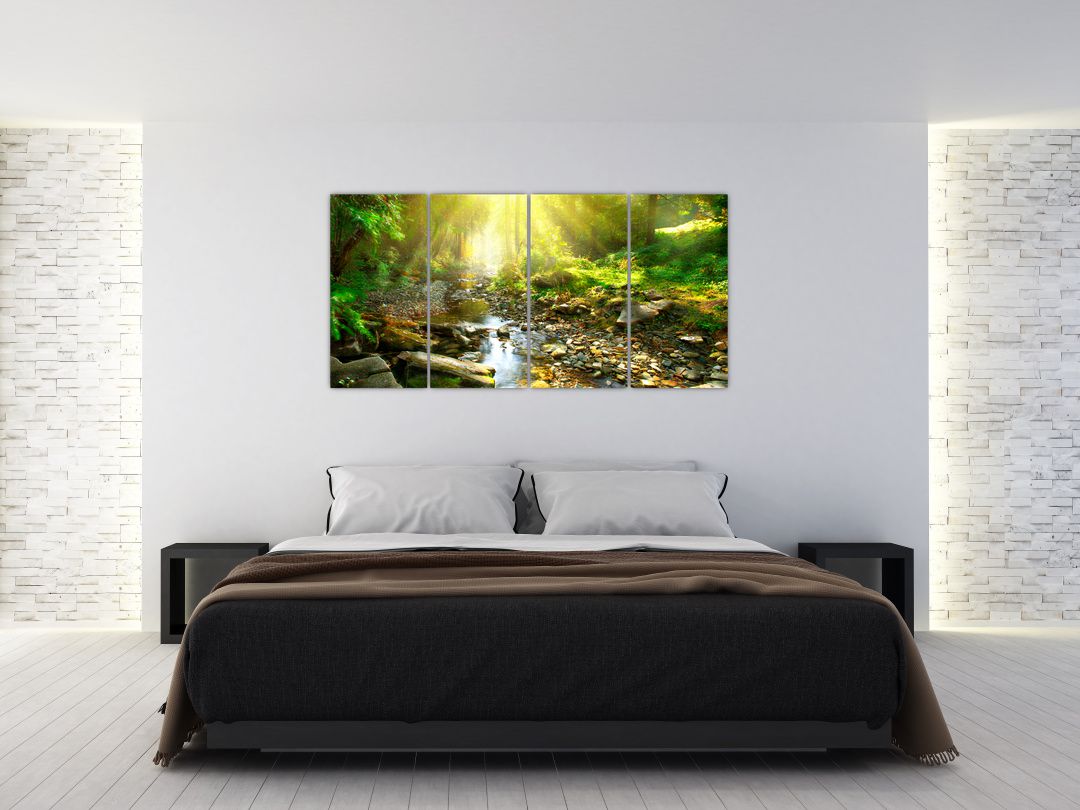 Obraz řeky v zeleném lese (V020942V16080)
