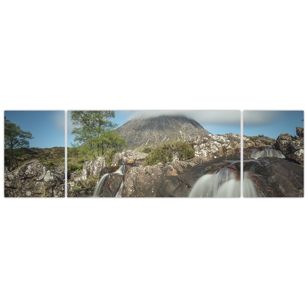 Obraz vodopádů a hory (V020927V17050)