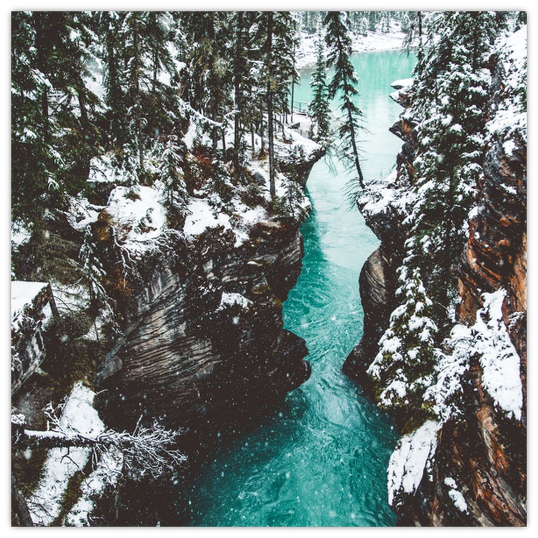 Skleněný obraz - horská řeka v zimě (V020180V4040GD)