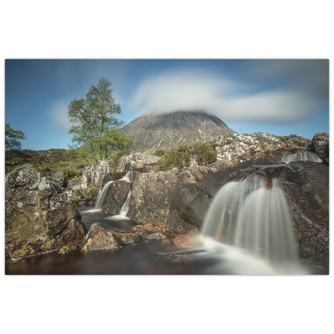 Obraz vodopádů a hory (V020927V9060)